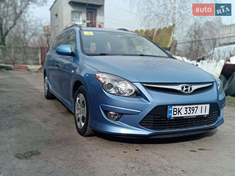 Универсал Hyundai i30 2011 в Ровно