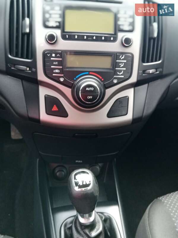 Универсал Hyundai i30 2011 в Ровно