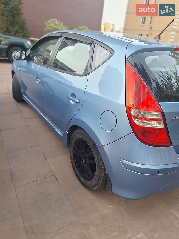 Хэтчбек Hyundai i30 2011 в Кременчуге