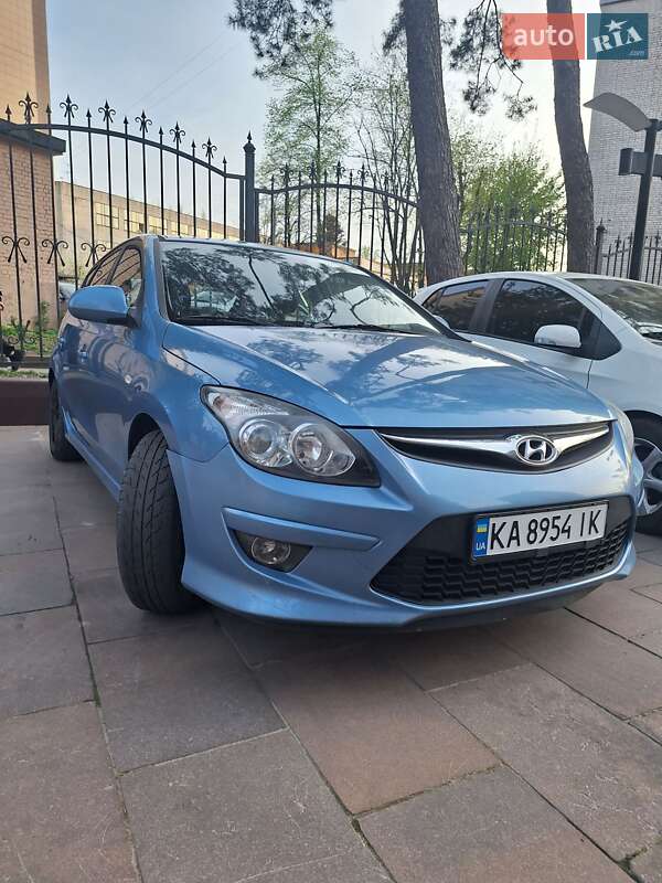 Хэтчбек Hyundai i30 2011 в Кременчуге