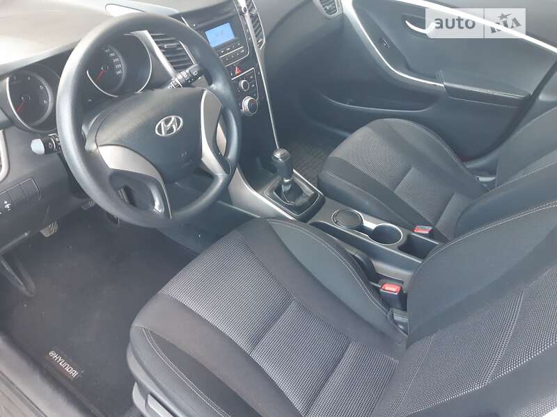 Универсал Hyundai i30 2014 в Днепре