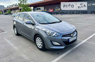 Универсал Hyundai i30 2013 в Киеве