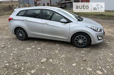 Универсал Hyundai i30 2013 в Калуше