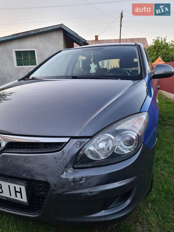 Хетчбек Hyundai i30 2010 в Рівному