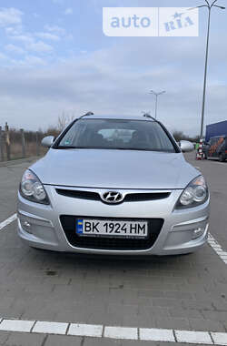 Универсал Hyundai i30 2009 в Дубно