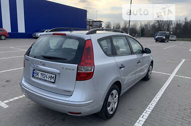 Универсал Hyundai i30 2009 в Дубно