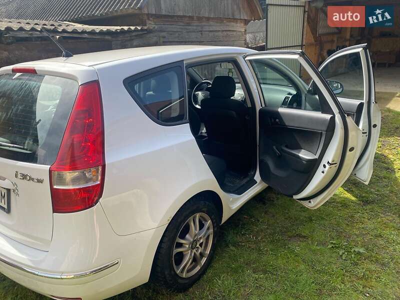 Універсал Hyundai i30 2009 в Міжгір'ї