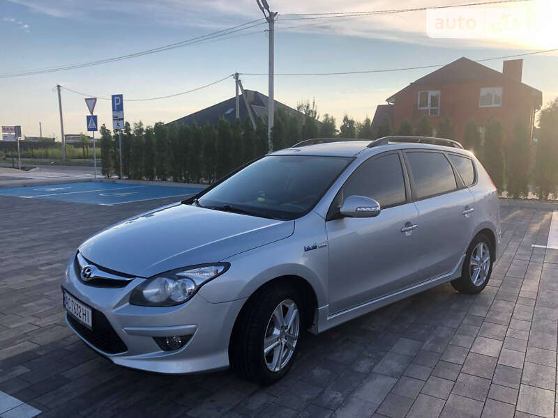 Універсал Hyundai i30 2010 в Луцьку