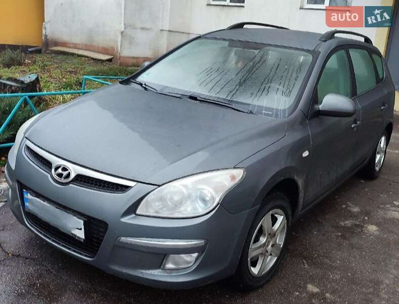 Универсал Hyundai i30 2008 в Смеле