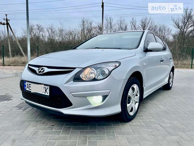 Хэтчбек Hyundai i30 2011 в Никополе