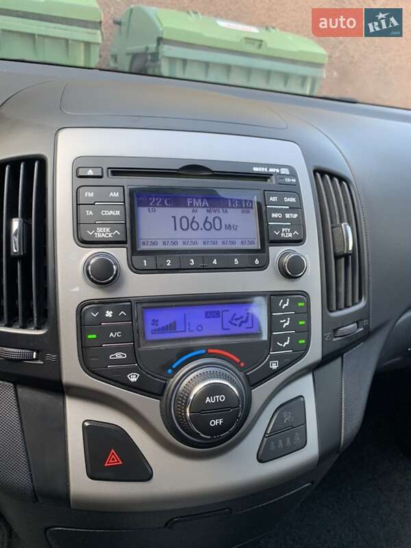 Универсал Hyundai i30 2011 в Звягеле