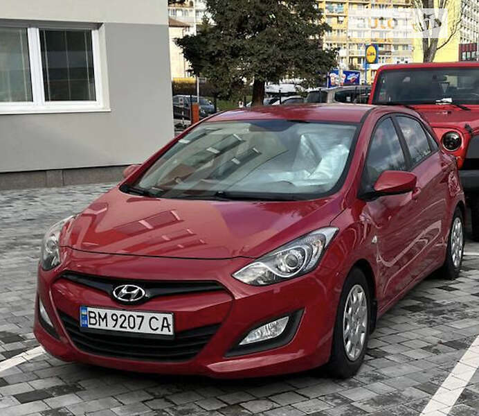 Хетчбек Hyundai i30 2012 в Гадячі