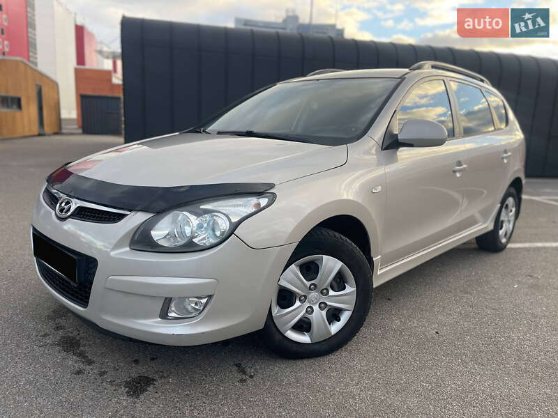 Универсал Hyundai i30 2011 в Киеве