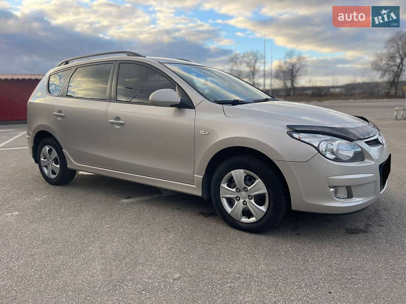 Универсал Hyundai i30 2011 в Киеве