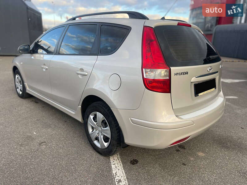 Универсал Hyundai i30 2011 в Киеве