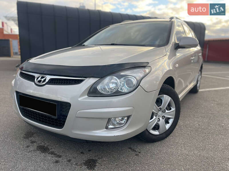 Универсал Hyundai i30 2011 в Киеве