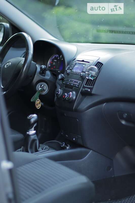 Универсал Hyundai i30 2011 в Пустомытах