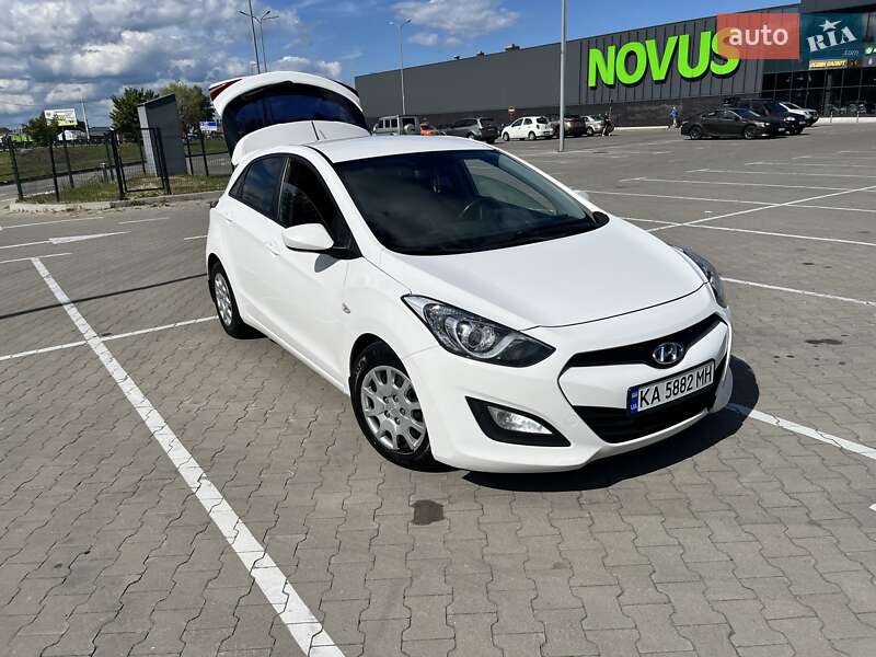 Хэтчбек Hyundai i30 2014 в Киеве