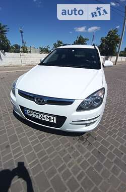 Универсал Hyundai i30 2010 в Никополе