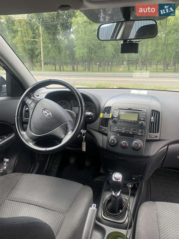 Універсал Hyundai i30 2011 в Дніпрі