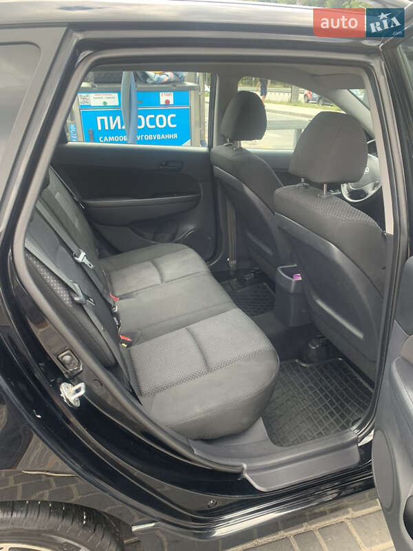 Універсал Hyundai i30 2011 в Дніпрі