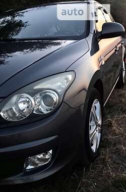 Хэтчбек Hyundai i30 2010 в 