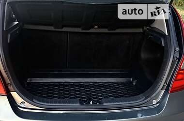 Хэтчбек Hyundai i30 2010 в 