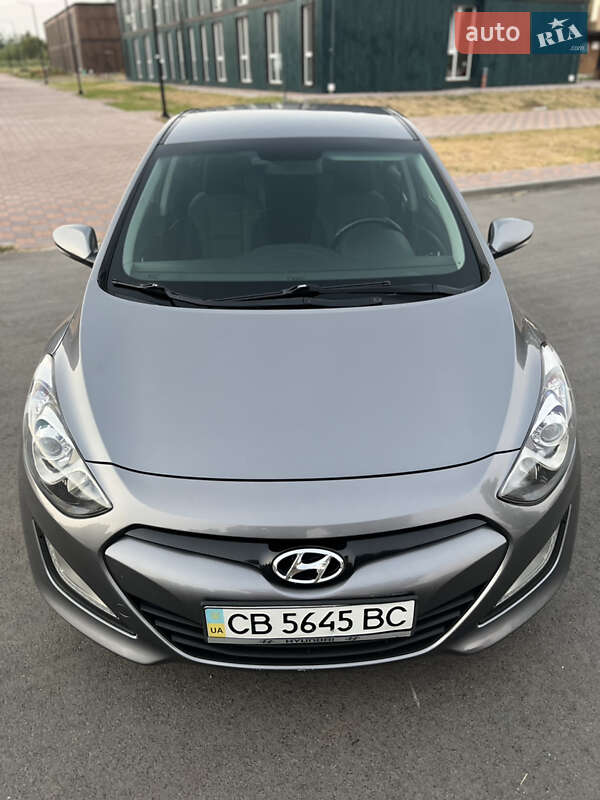 Хэтчбек Hyundai i30 2013 в Чернигове