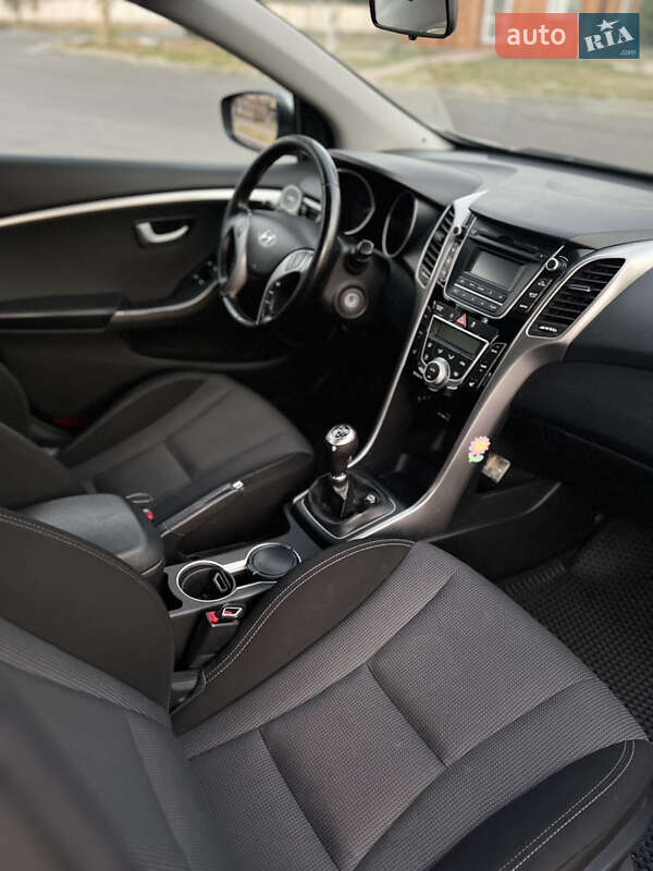 Хэтчбек Hyundai i30 2013 в Чернигове