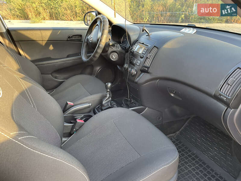Хэтчбек Hyundai i30 2009 в Полтаве