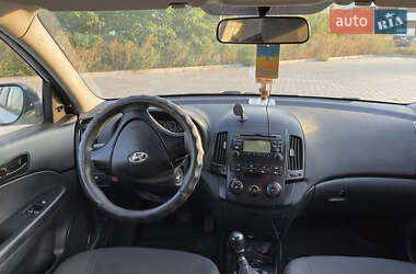 Хэтчбек Hyundai i30 2009 в 
