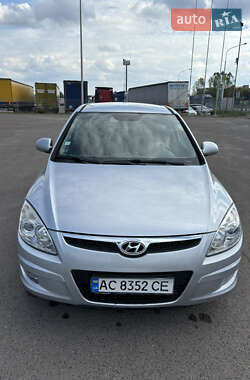 Хэтчбек Hyundai i30 2008 в 