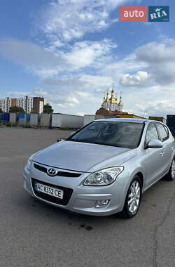 Хэтчбек Hyundai i30 2008 в 