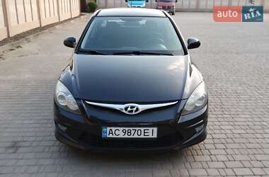 Хэтчбек Hyundai i30 2010 в 