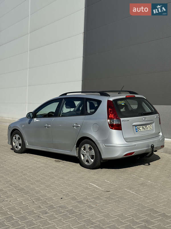 Универсал Hyundai i30 2010 в Киеве