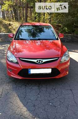 Хэтчбек Hyundai i30 2011 в Киеве