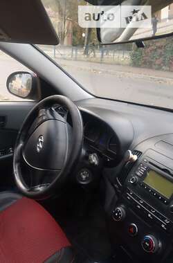 Хэтчбек Hyundai i30 2008 в Сумах