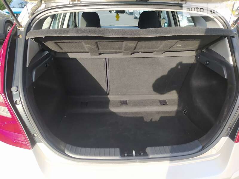 Хэтчбек Hyundai i30 2011 в Сарнах фото 13 Хэтчбек Hyundai i30 2011 в Сарнах