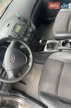 Хэтчбек Hyundai i30 2007 в 