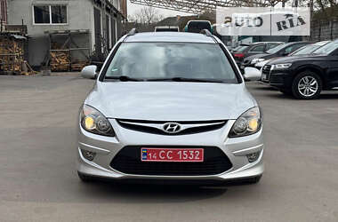 Универсал Hyundai i30 2010 в Калуше