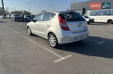 Хэтчбек Hyundai i30 2008 в 