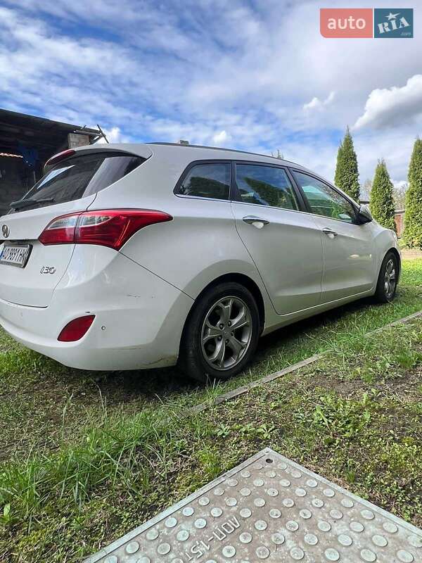 Універсал Hyundai i30 2012 в Іршаві