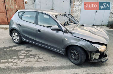 Хетчбек Hyundai i30 2011 в Вишневому