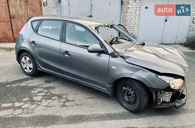 Хэтчбек Hyundai i30 2011 в Вишневом