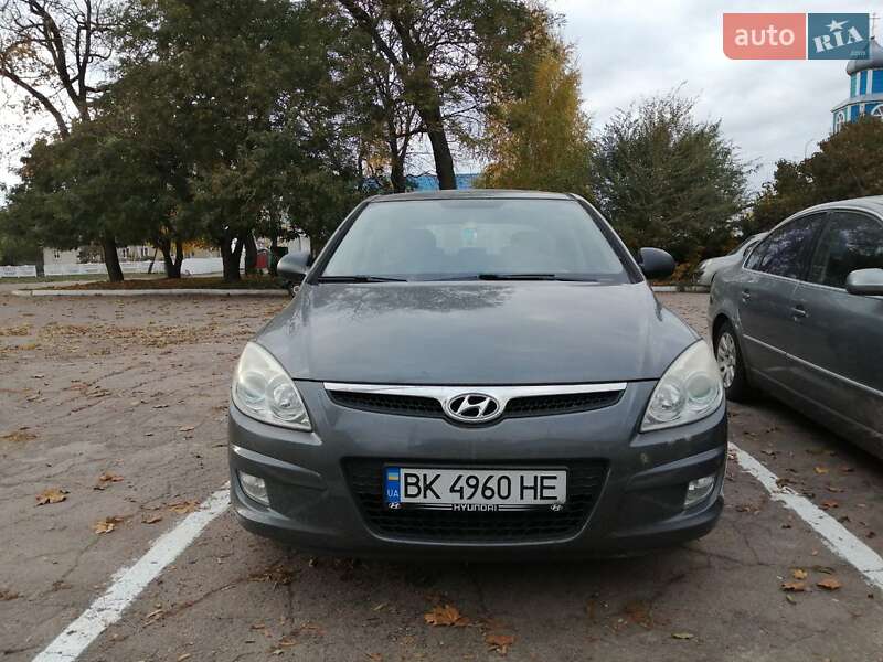 Хэтчбек Hyundai i30 2007 в Гоще