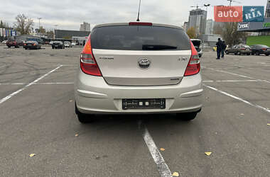 Хэтчбек Hyundai i30 2008 в Киеве