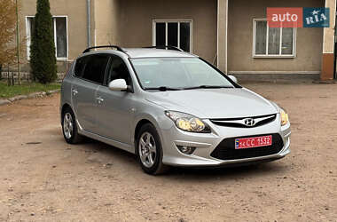 Универсал Hyundai i30 2010 в Калуше