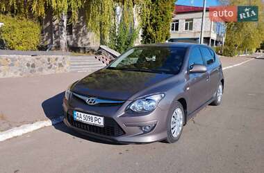 Хэтчбек Hyundai i30 2011 в Киеве