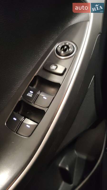 Хэтчбек Hyundai i30 2013 в Львове