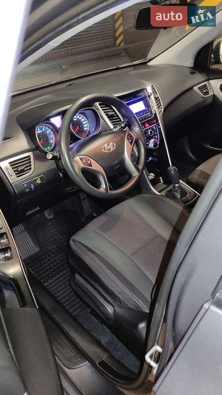 Хэтчбек Hyundai i30 2013 в Львове